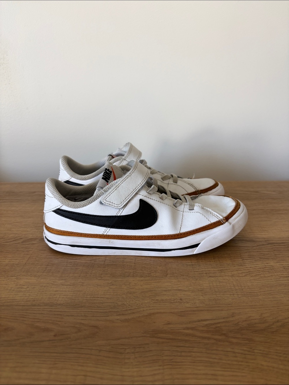 Nike White and Black Kids Low-Top Velcro Sneakers with Brown Trim